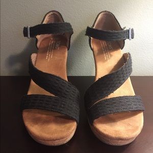 Toms Clarissa wedges 7.5